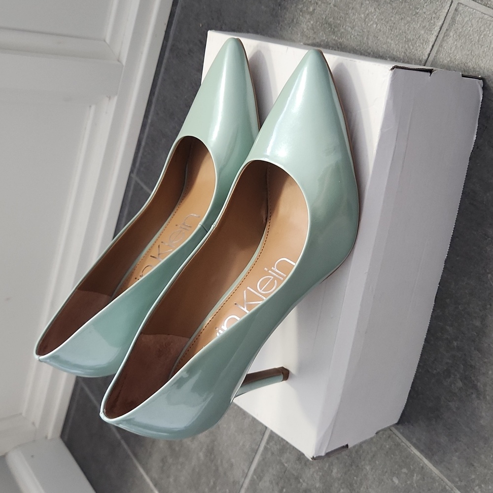 Calvin Klein Gayle Pumps